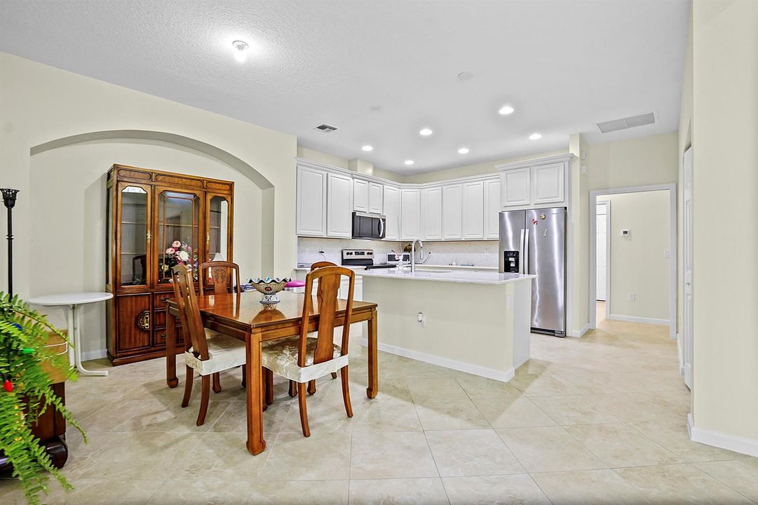 09 Dining room 01