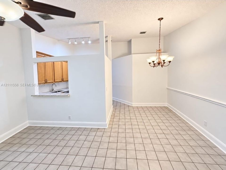 For Rent: $2,400 (2 beds, 1 baths, 1087 Square Feet)