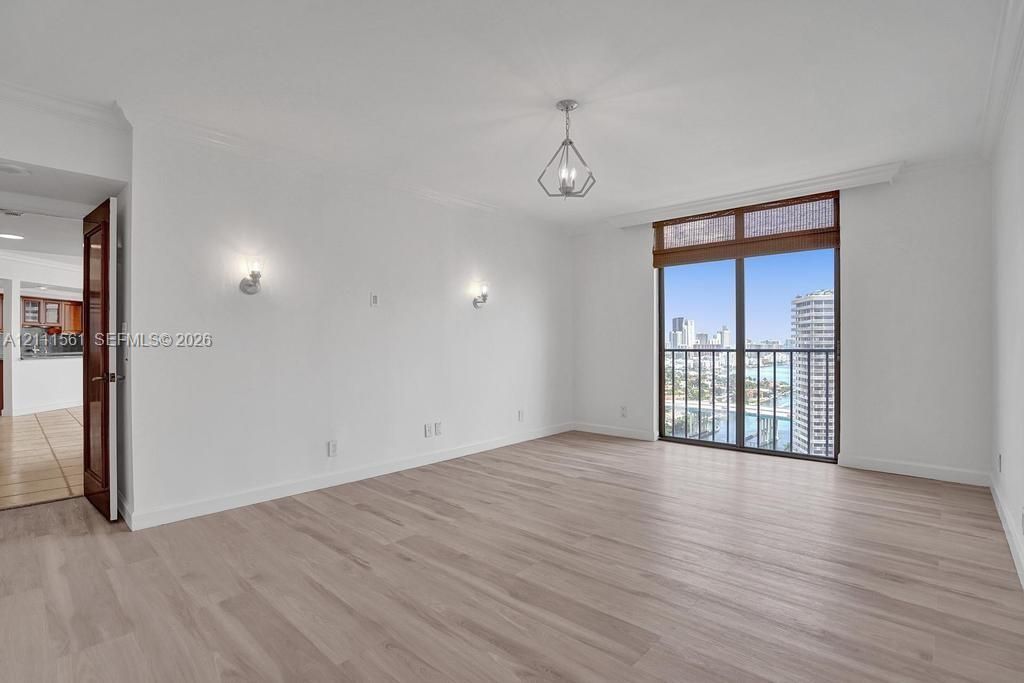 For Sale: $675,000 (2 beds, 2 baths, 1522 Square Feet)