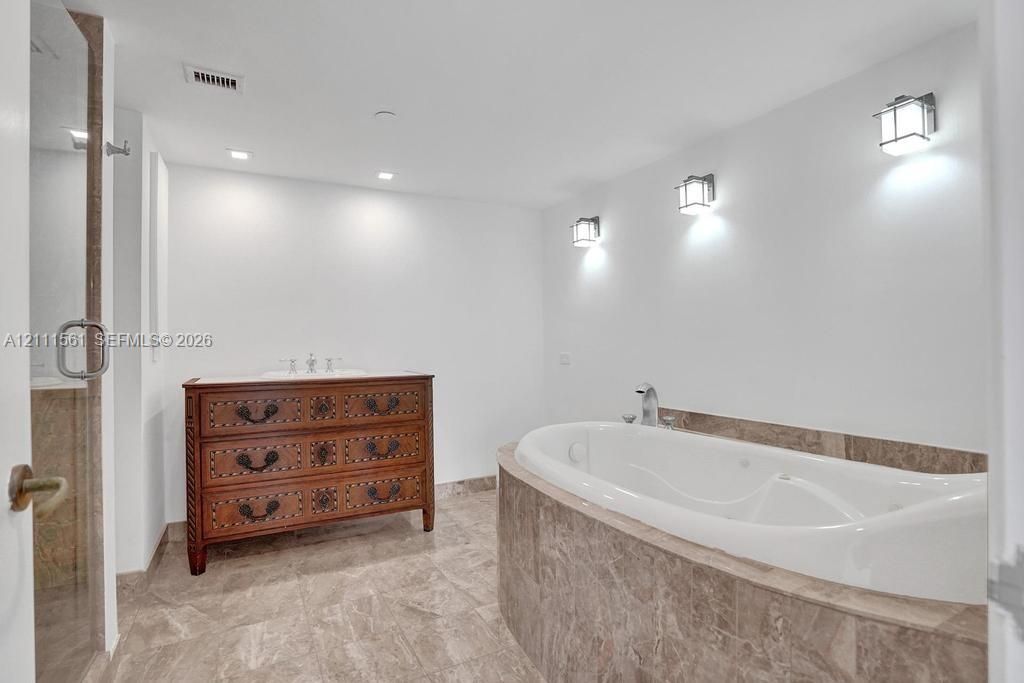 For Sale: $675,000 (2 beds, 2 baths, 1522 Square Feet)