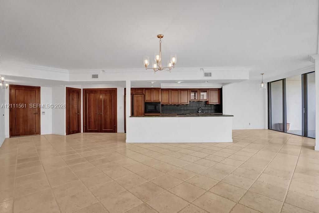 For Sale: $675,000 (2 beds, 2 baths, 1522 Square Feet)