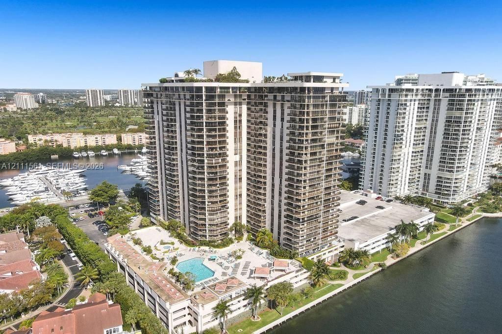 For Sale: $675,000 (2 beds, 2 baths, 1522 Square Feet)