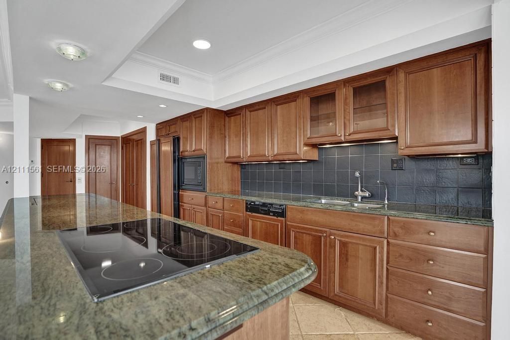 For Sale: $675,000 (2 beds, 2 baths, 1522 Square Feet)