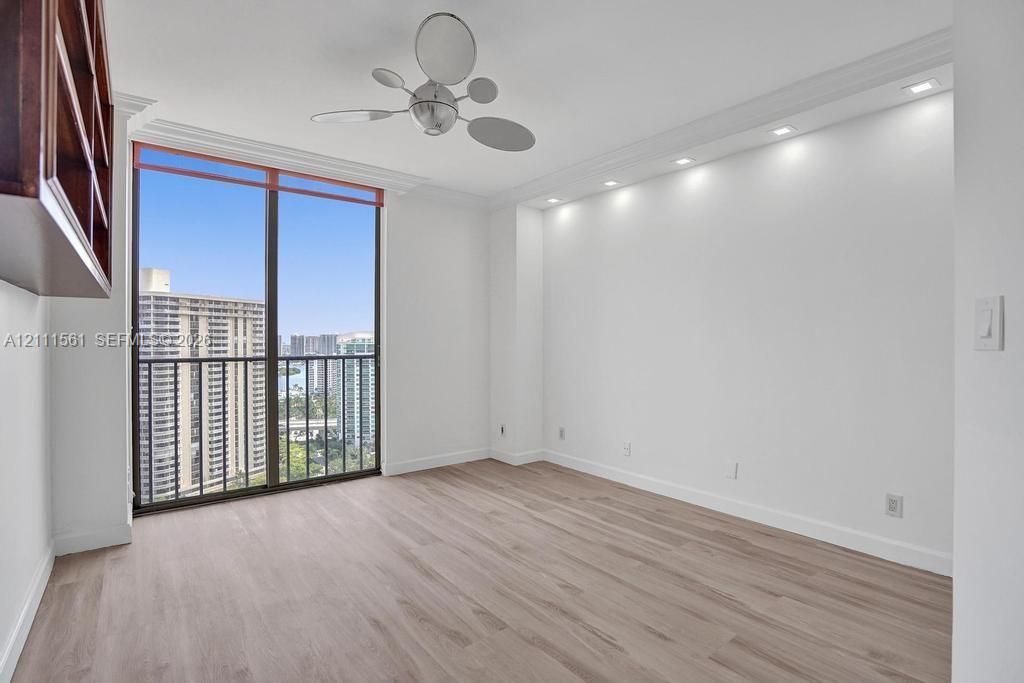For Sale: $675,000 (2 beds, 2 baths, 1522 Square Feet)