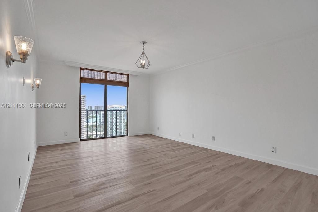 For Sale: $675,000 (2 beds, 2 baths, 1522 Square Feet)