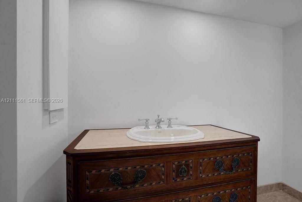For Sale: $675,000 (2 beds, 2 baths, 1522 Square Feet)