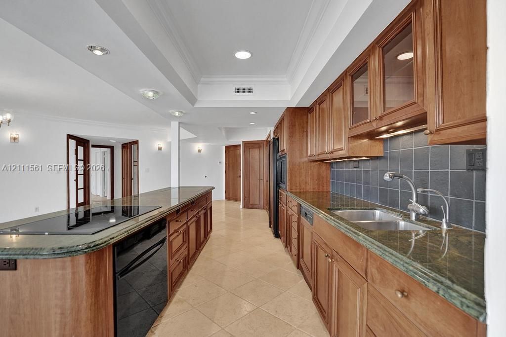 For Sale: $675,000 (2 beds, 2 baths, 1522 Square Feet)