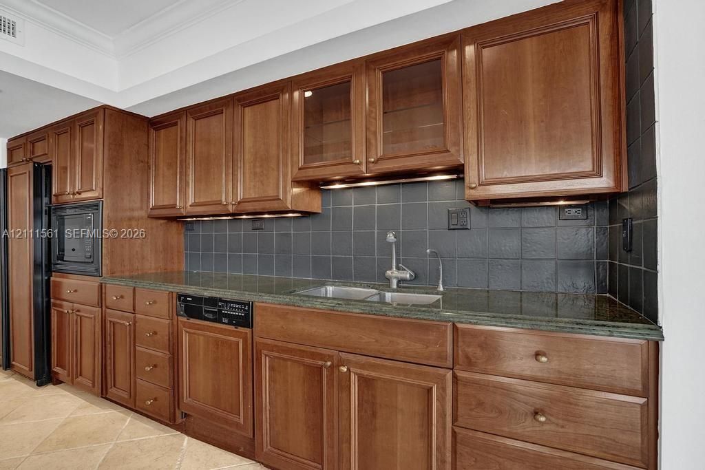 For Sale: $675,000 (2 beds, 2 baths, 1522 Square Feet)