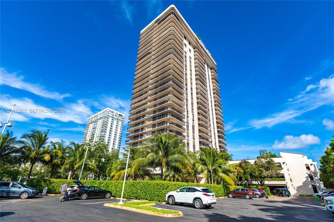 For Sale: $675,000 (2 beds, 2 baths, 1522 Square Feet)