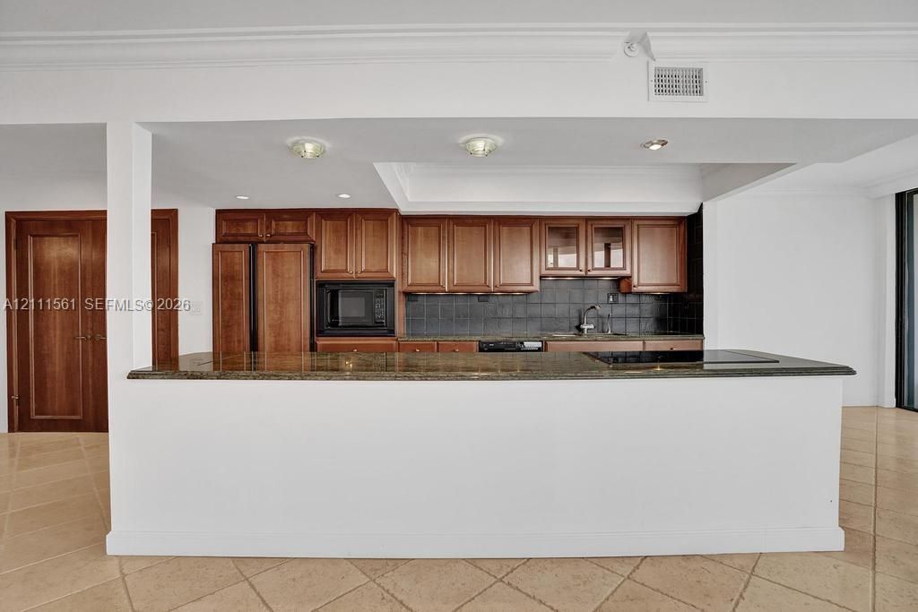 For Sale: $675,000 (2 beds, 2 baths, 1522 Square Feet)