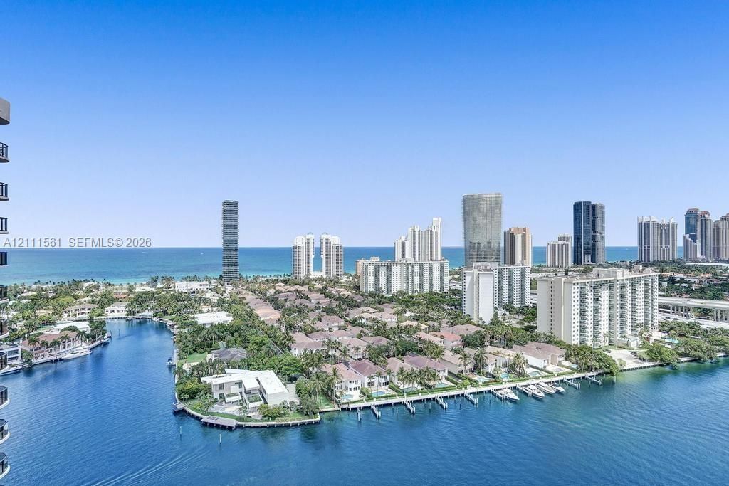 For Sale: $675,000 (2 beds, 2 baths, 1522 Square Feet)