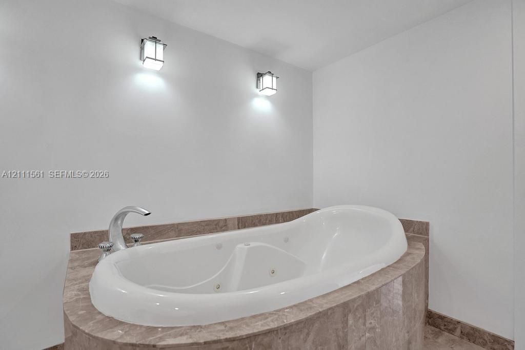 For Sale: $675,000 (2 beds, 2 baths, 1522 Square Feet)
