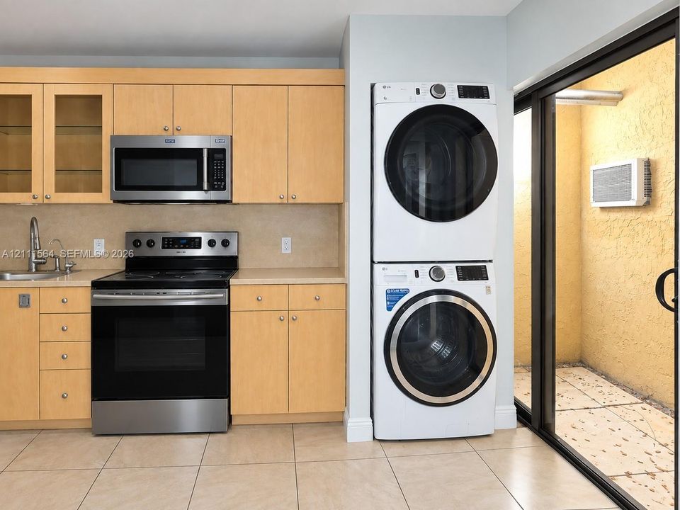 En Venta: $395,000 (2 camas, 2 baños, 1040 Pies cuadrados)