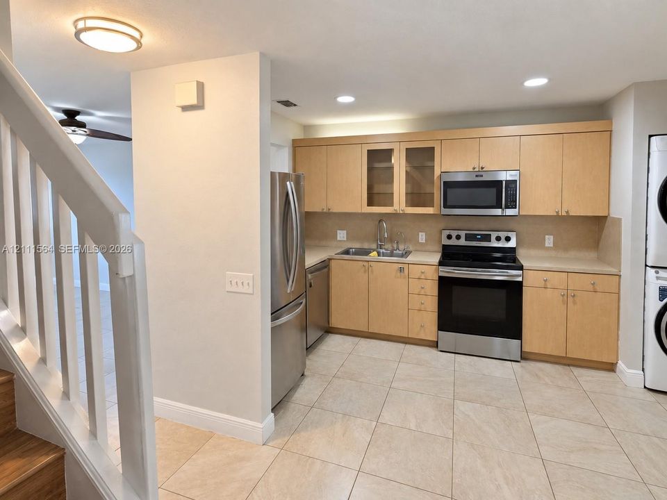 En Venta: $395,000 (2 camas, 2 baños, 1040 Pies cuadrados)