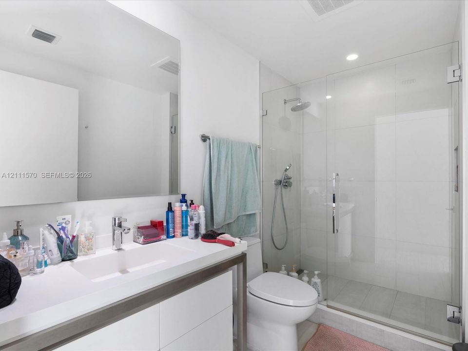 На продажу: $599,000 (2 спален, 2 ванн, 968 Квадратных фут)