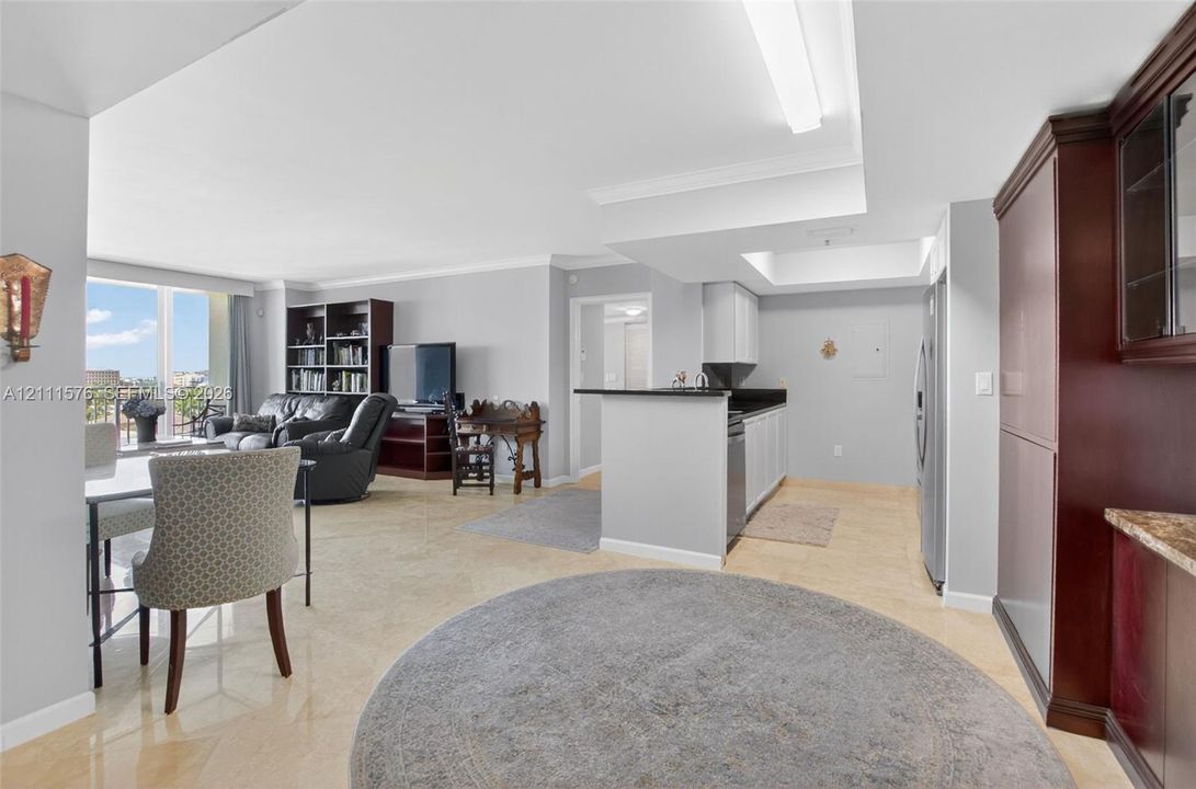 For Rent: $6,500 (2 beds, 2 baths, 1310 Square Feet)