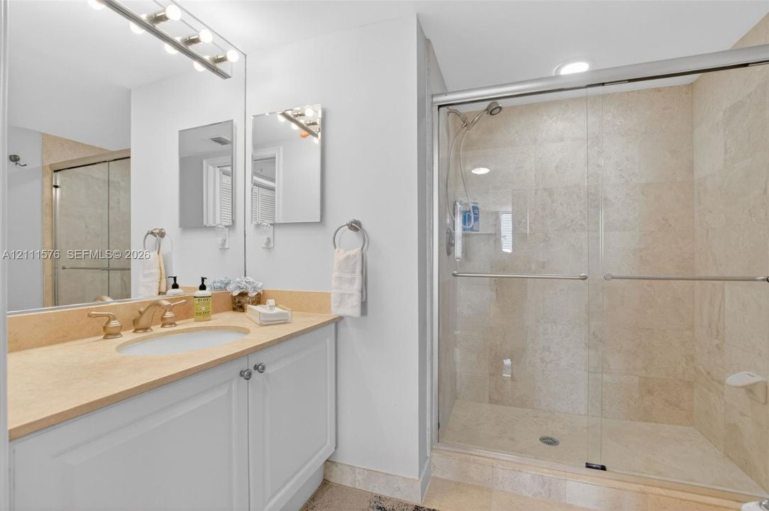 For Rent: $6,500 (2 beds, 2 baths, 1310 Square Feet)