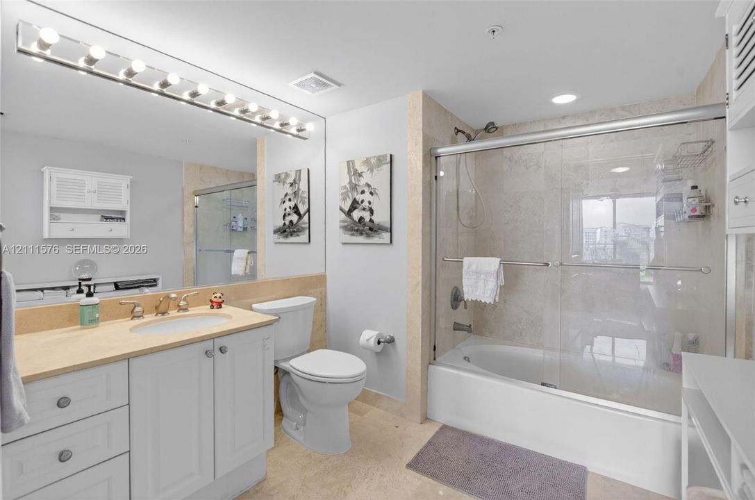 For Rent: $6,500 (2 beds, 2 baths, 1310 Square Feet)