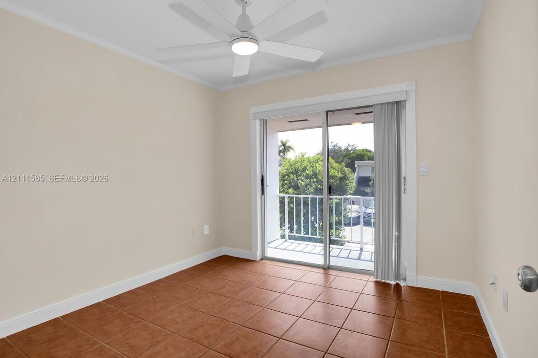 В аренду: $3,750 (3 спален, 2 ванн, 1470 Квадратных фут)