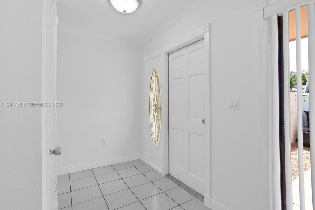 В аренду: $3,750 (3 спален, 2 ванн, 1470 Квадратных фут)
