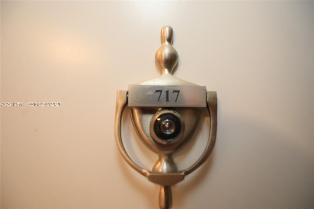 For Rent: $3,300 (1 beds, 2 baths, 990 Square Feet)