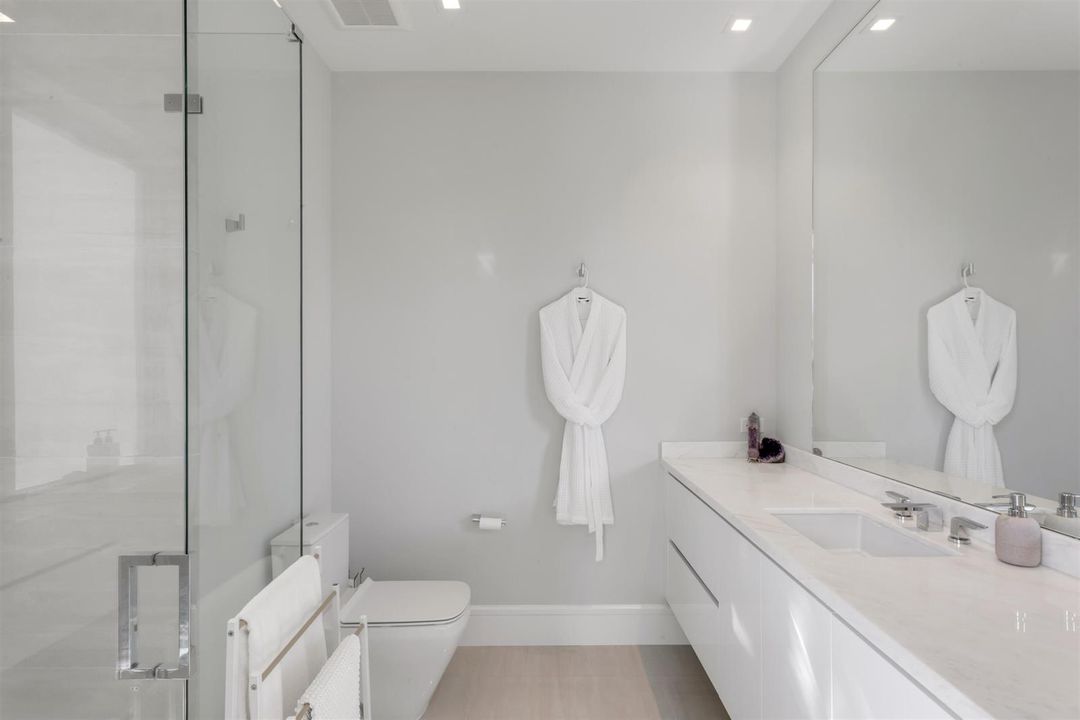 BATHROOM_3