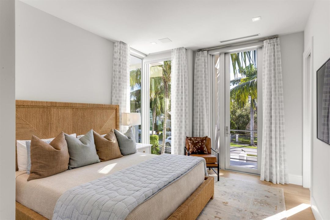 BEDROOM_1_ANGLE