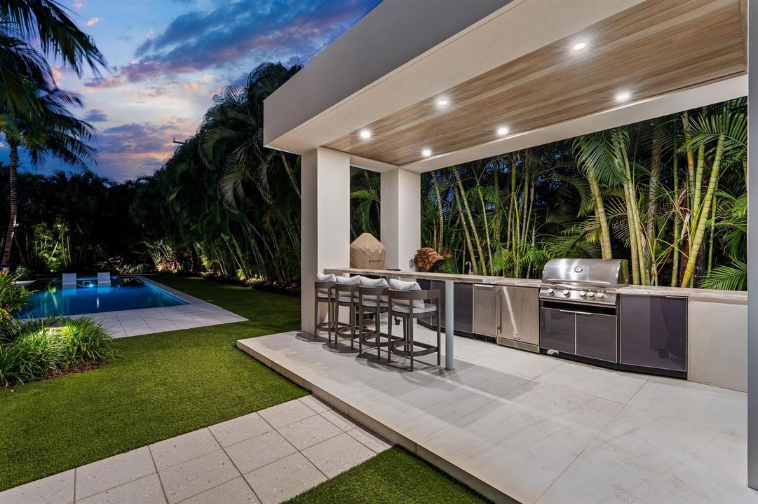 SUMMER_KITCHEN_ANGLE_SUNSET