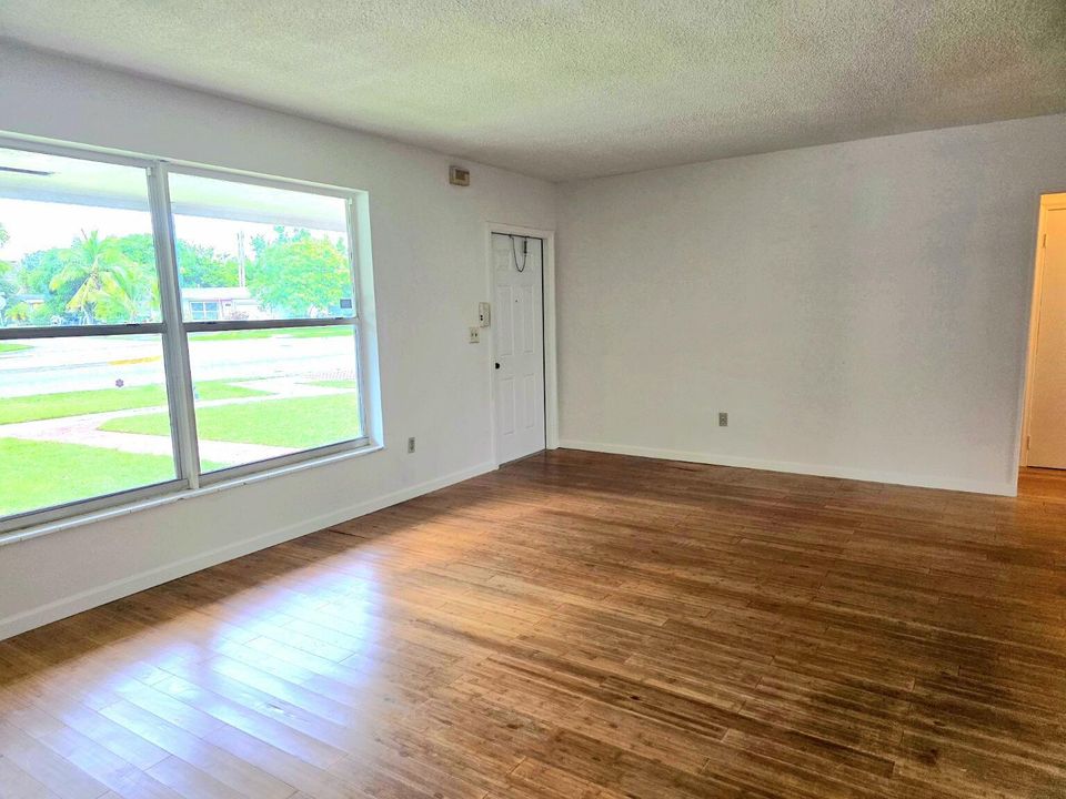 MLS_interior_bright_100126