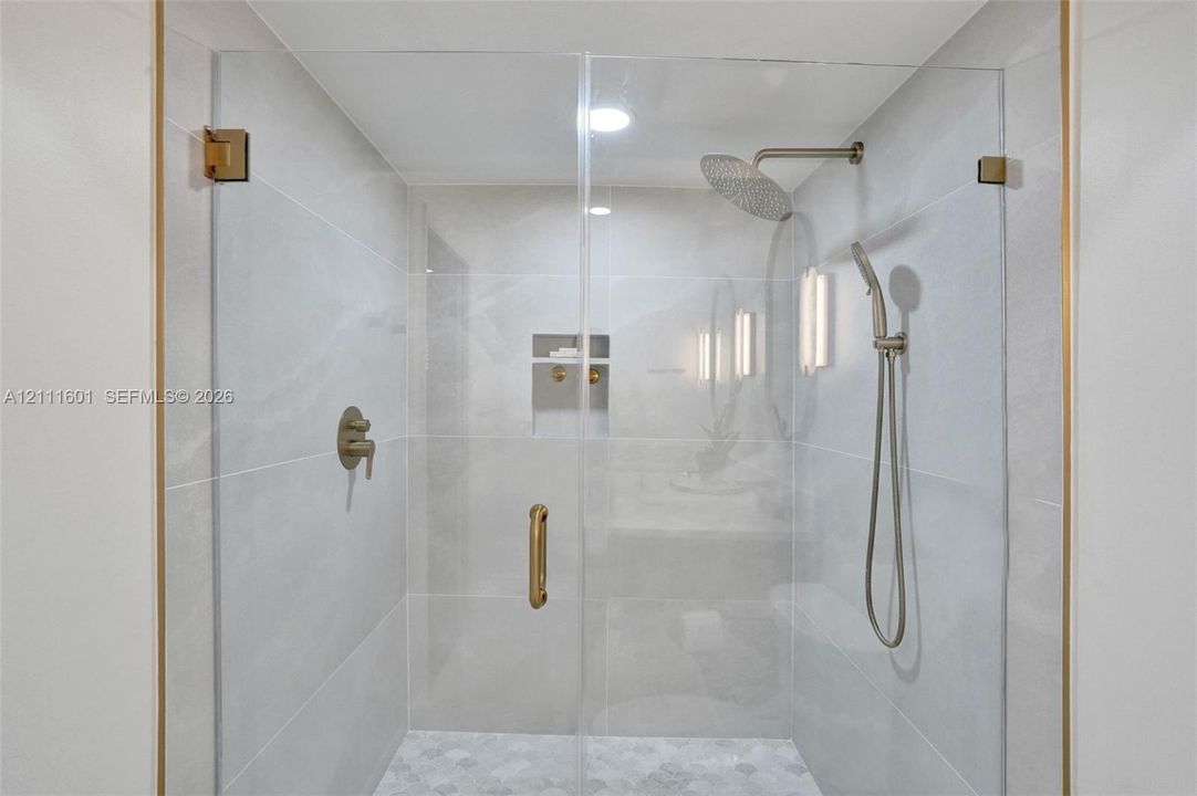 For Sale: $579,000 (4 beds, 3 baths, 1960 Square Feet)