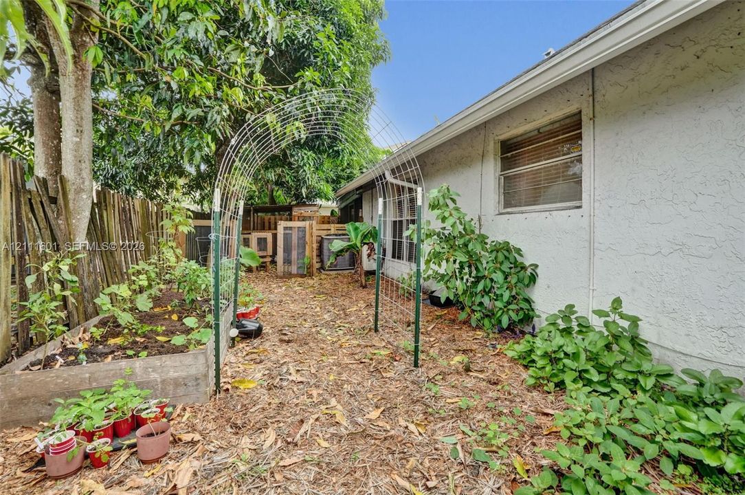 For Sale: $579,000 (4 beds, 3 baths, 1960 Square Feet)