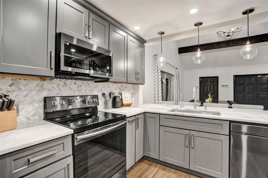 For Sale: $579,000 (4 beds, 3 baths, 1960 Square Feet)