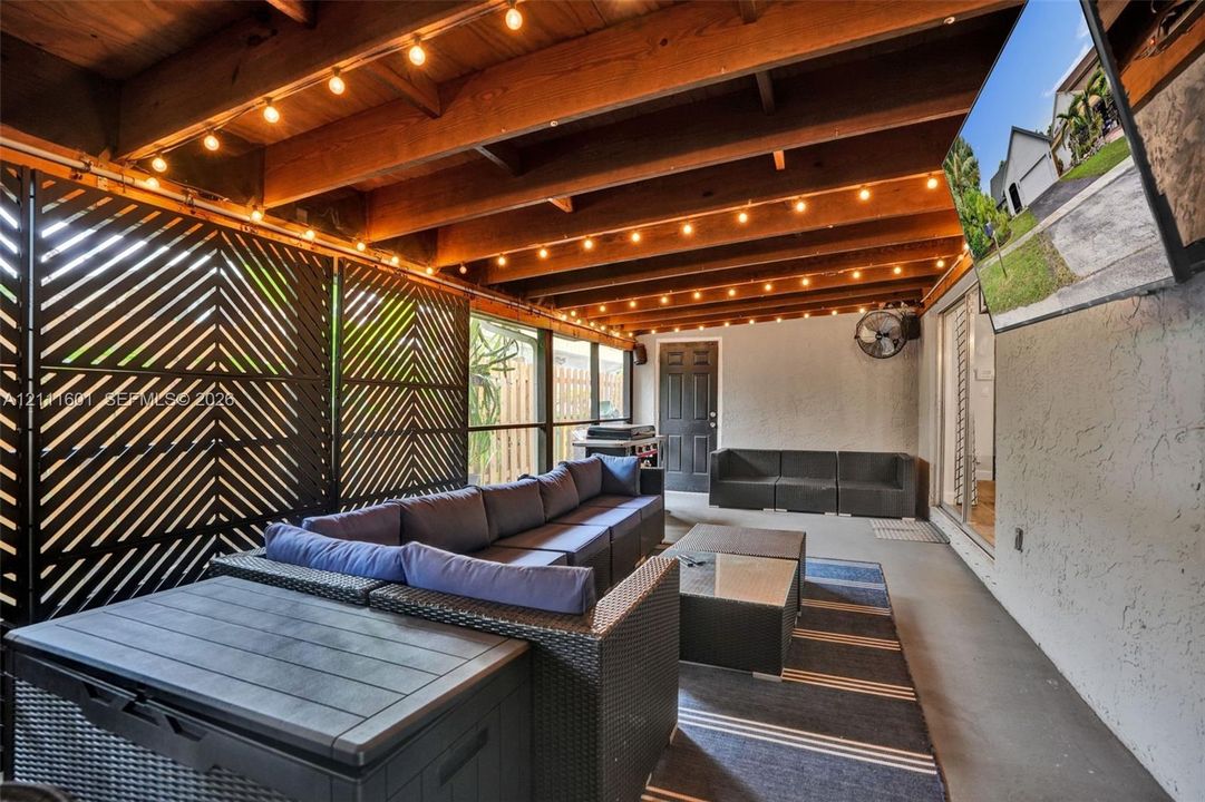 For Sale: $579,000 (4 beds, 3 baths, 1960 Square Feet)