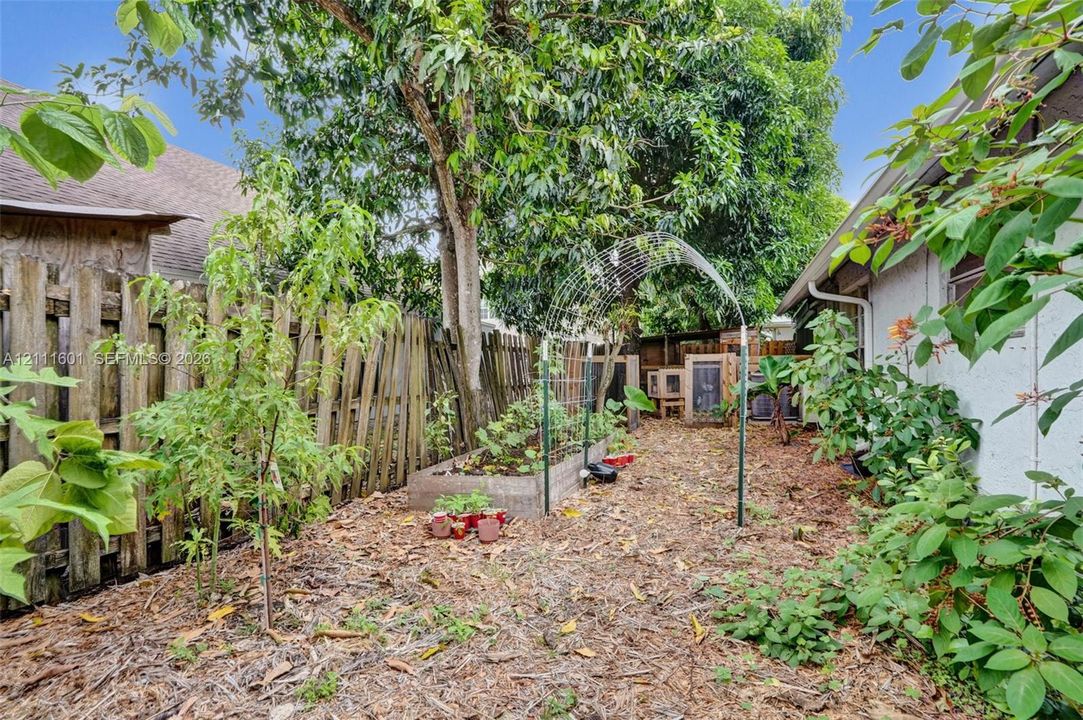 For Sale: $579,000 (4 beds, 3 baths, 1960 Square Feet)