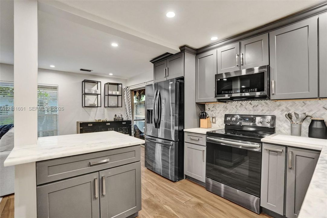 For Sale: $579,000 (4 beds, 3 baths, 1960 Square Feet)
