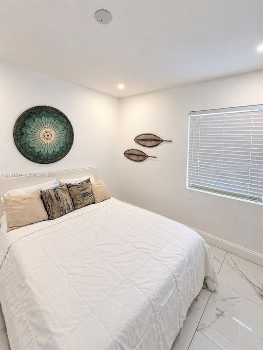 For Rent: $4,800 (3 beds, 2 baths, 1732 Square Feet)