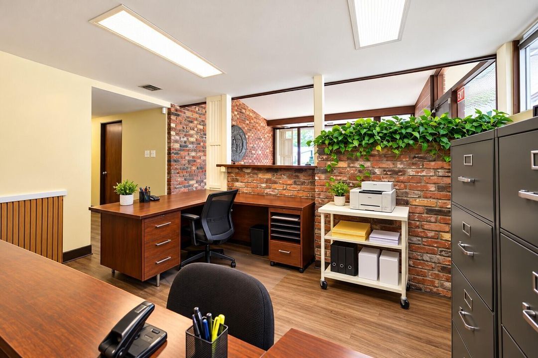 715 delaware office reception