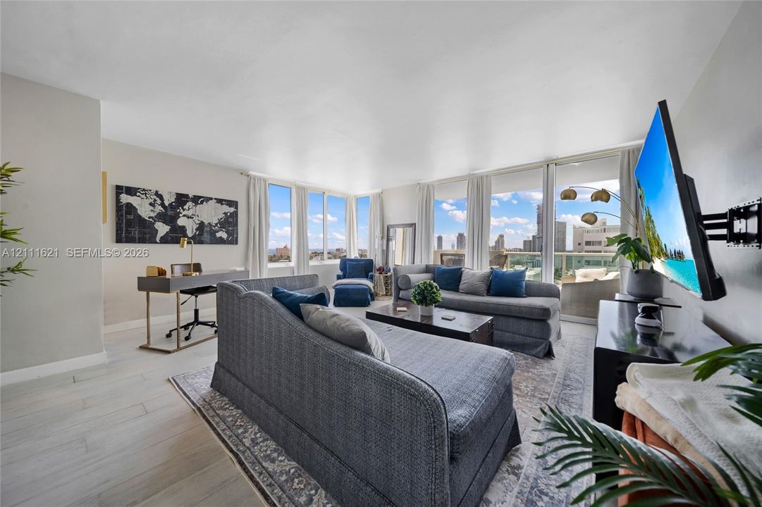 For Sale: $549,900 (1 beds, 1 baths, 990 Square Feet)