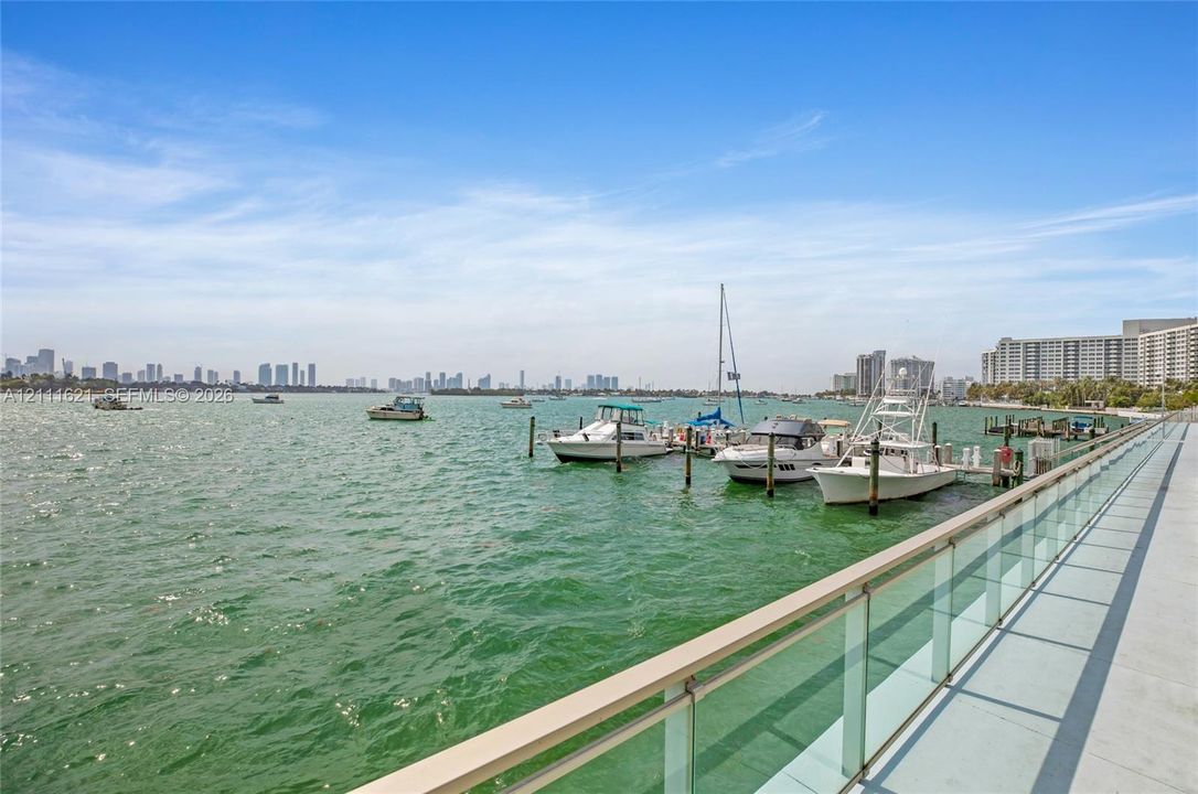 For Sale: $549,900 (1 beds, 1 baths, 990 Square Feet)