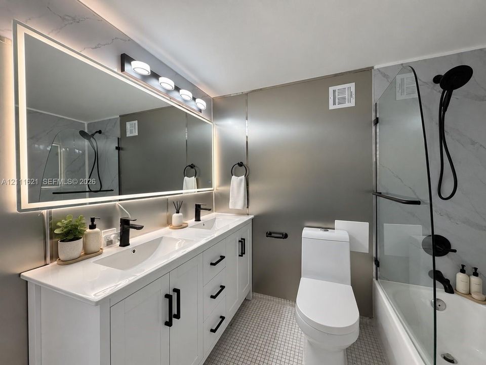 For Sale: $549,900 (1 beds, 1 baths, 990 Square Feet)