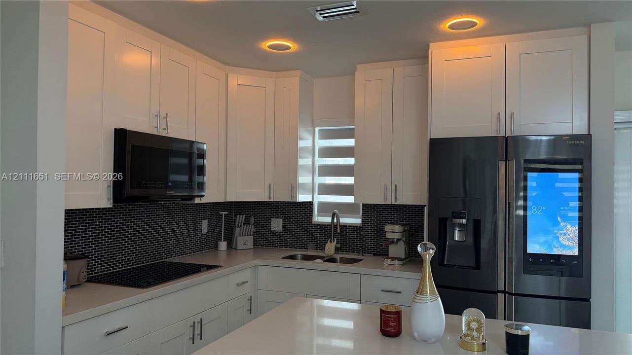 For Rent: $3,500 (3 beds, 2 baths, 1128 Square Feet)