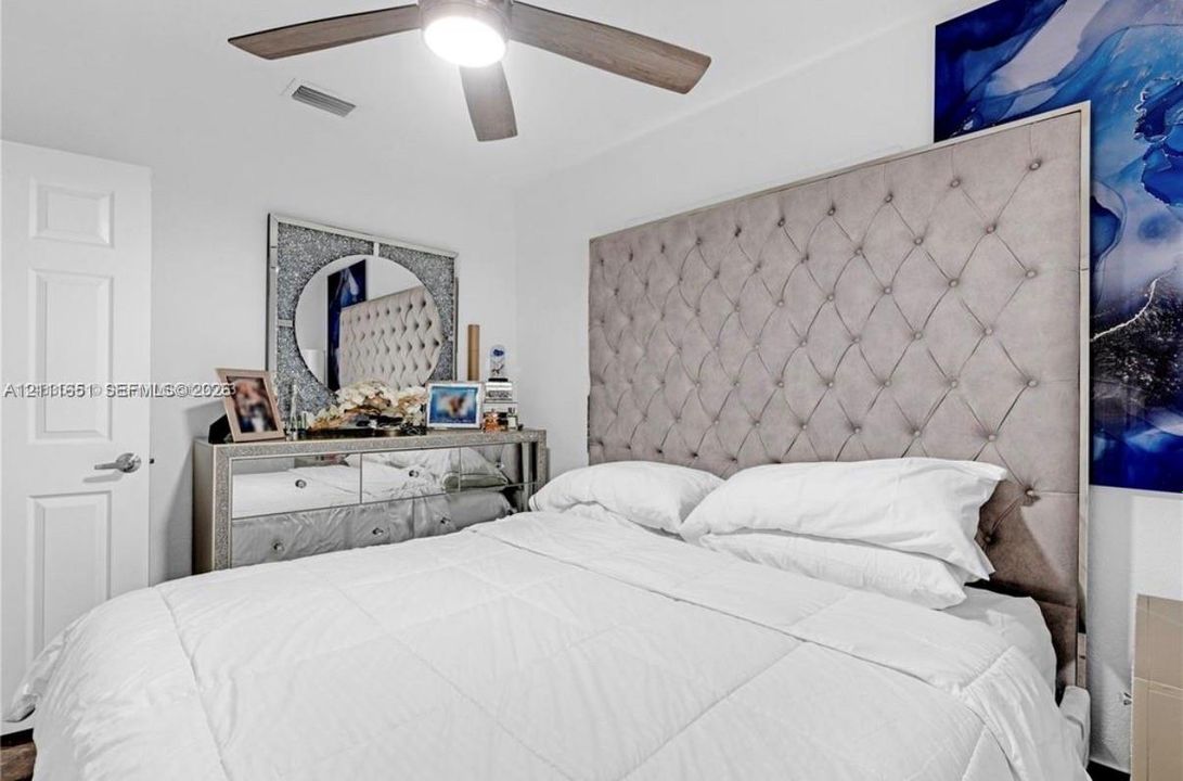For Rent: $3,500 (3 beds, 2 baths, 1128 Square Feet)
