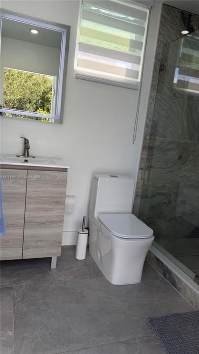 For Rent: $3,500 (3 beds, 2 baths, 1128 Square Feet)