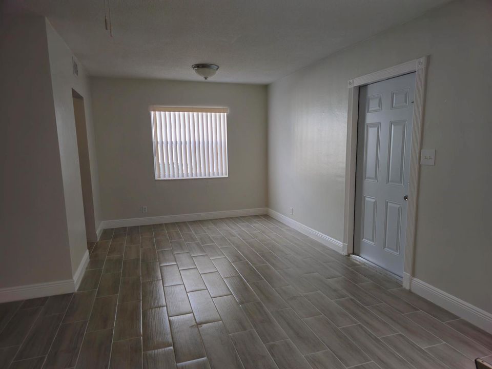 1 (33)