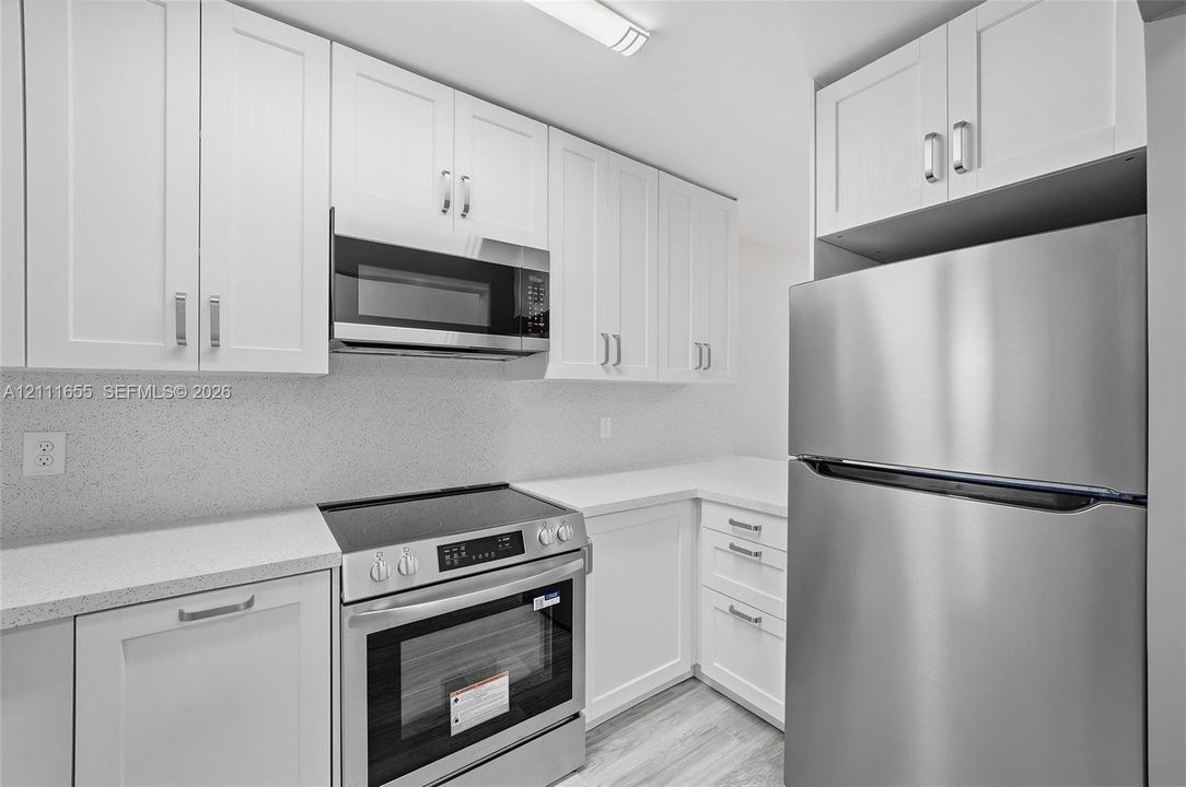 For Sale: $174,900 (1 beds, 1 baths, 800 Square Feet)