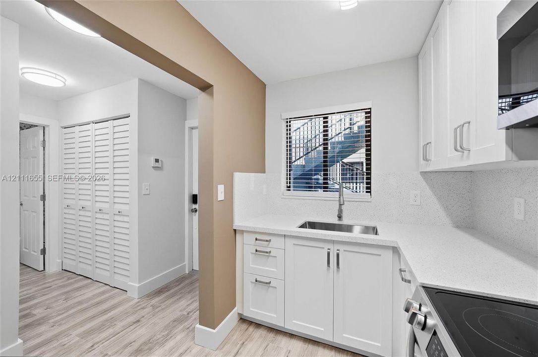 For Sale: $174,900 (1 beds, 1 baths, 800 Square Feet)