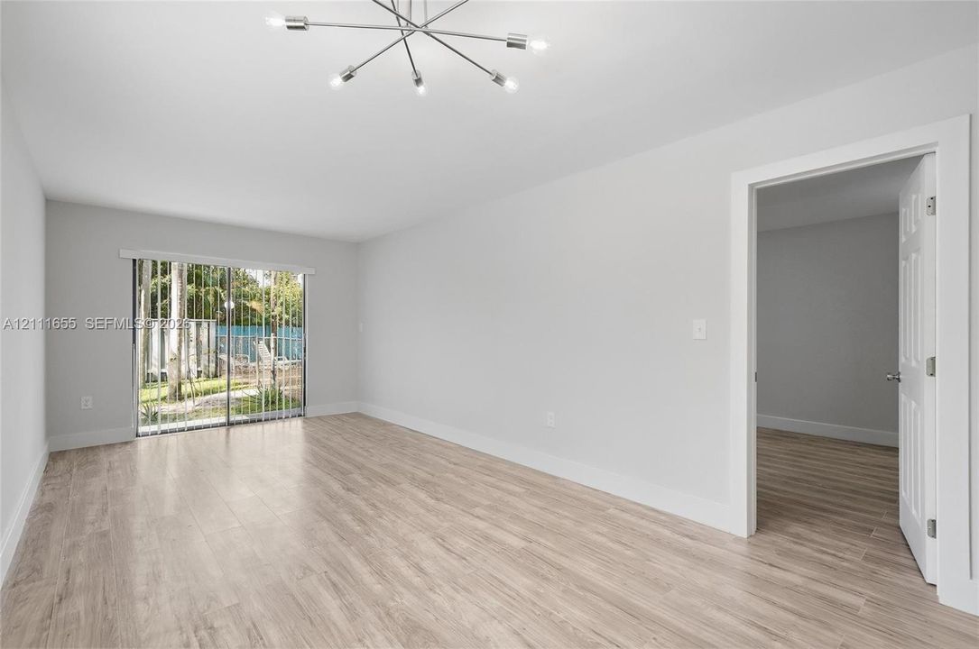 For Sale: $174,900 (1 beds, 1 baths, 800 Square Feet)