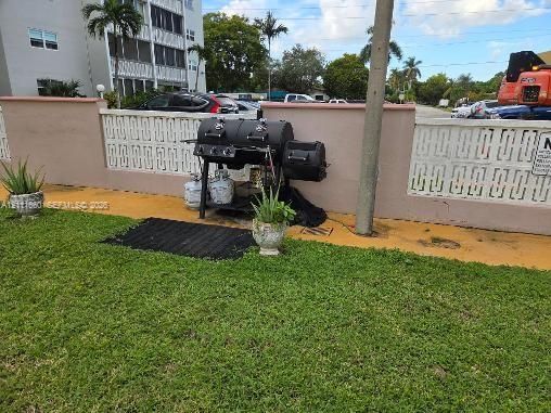 For Sale: $320,000 (2 beds, 2 baths, 1092 Square Feet)