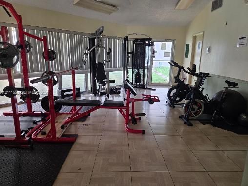 For Sale: $320,000 (2 beds, 2 baths, 1092 Square Feet)