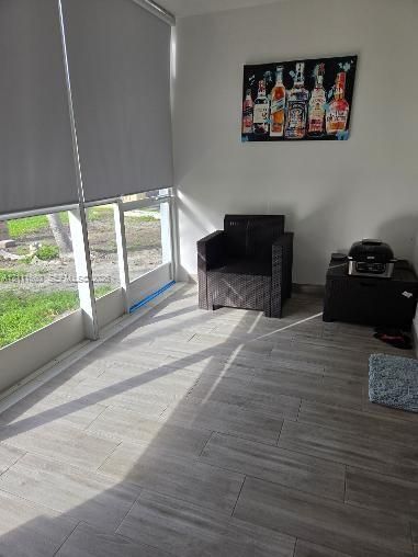 For Sale: $320,000 (2 beds, 2 baths, 1092 Square Feet)